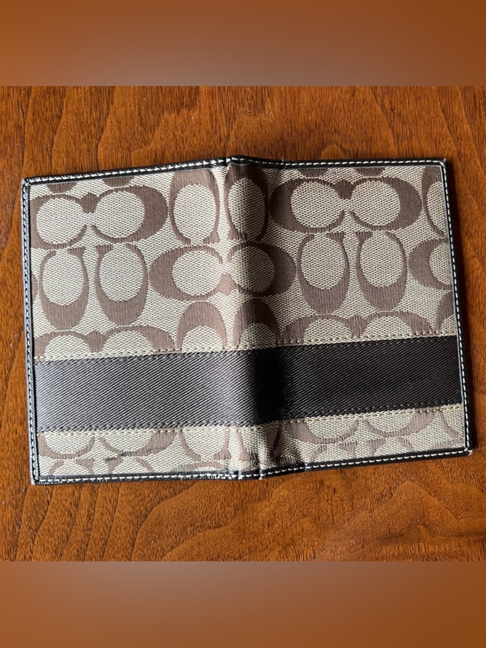 Coach Passport Case in Tan/Khaki signature canvas/black interior! Travel Style! - Picture 8 of 8